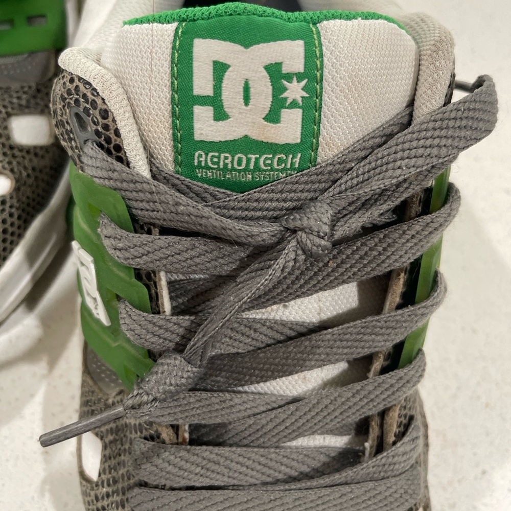 DC Shoes Aerotech Skate Sneakers – Size 11 – Green/White/Gray – Vintage Style